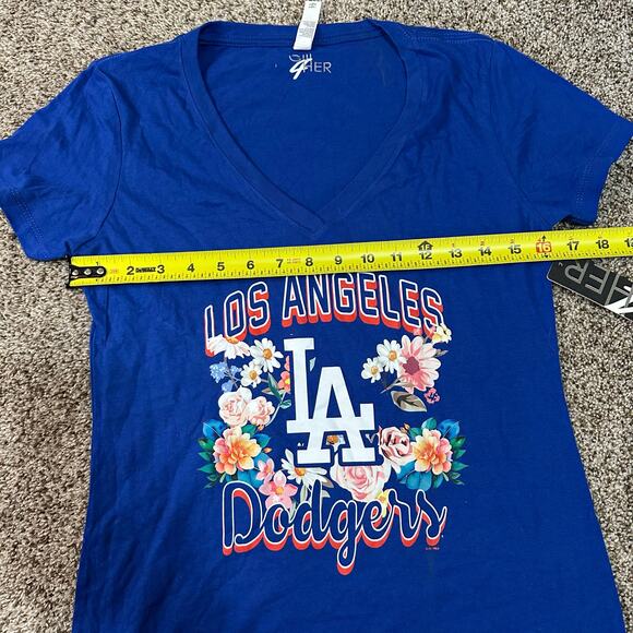 G-III 4HER Women's LA Dodgers Flowers Fitted Design Short Sleeve T-Shirt Size M - Picture 9 of 12